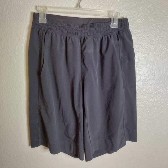 Lululemon T.H.E. pull on black line less shorts 11" sz M - Picture 1 of 6